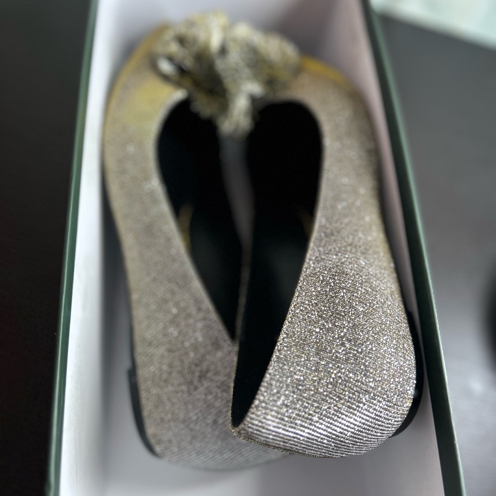 Kate Spade Amour Pom Flat Size 8 New in Box